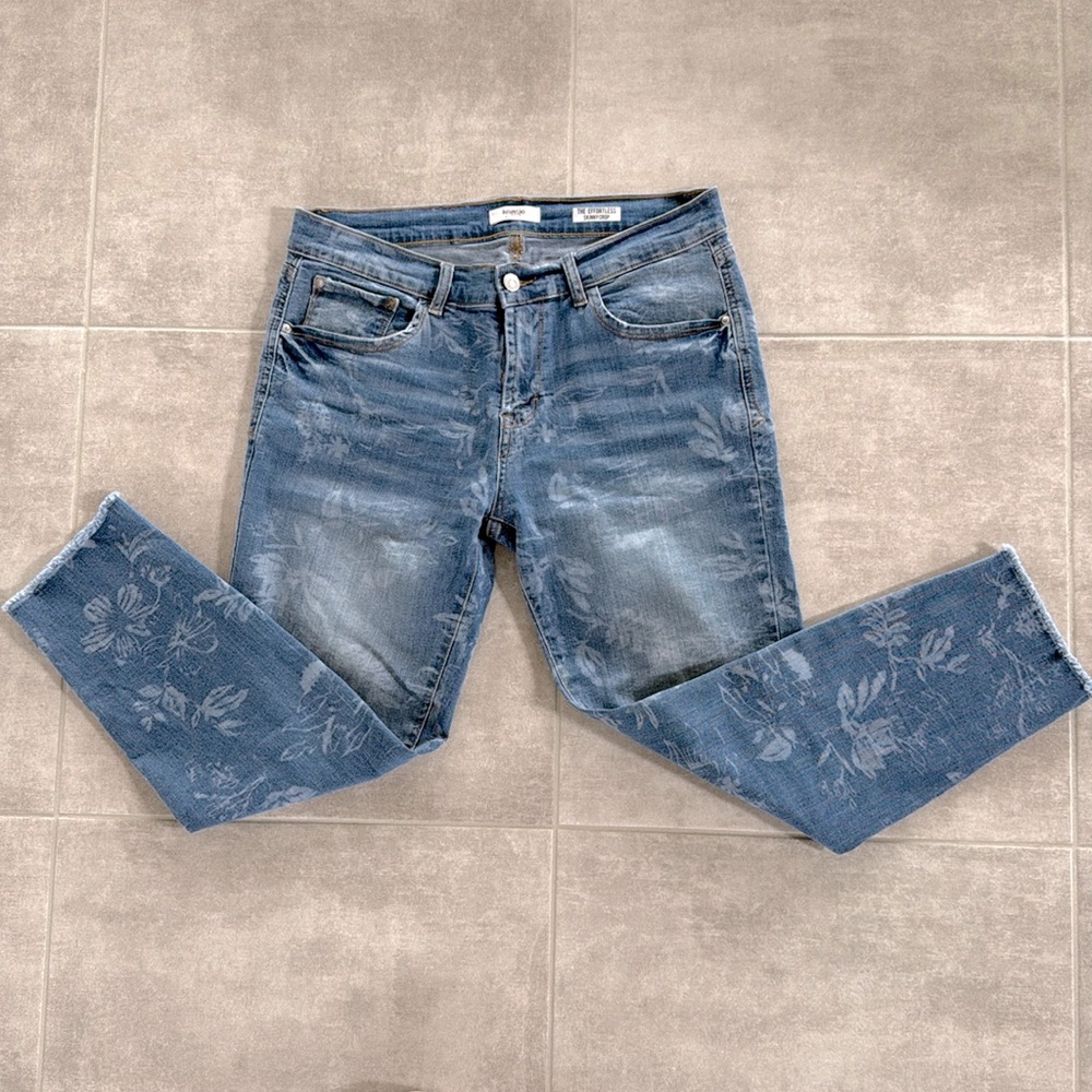 *Gently Worn" Kensie "The Effortless Skinny Crop" Med Wash w/ All Over Floral